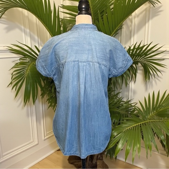 Madewell Chambray Denim Short Sleeve Button-Up Shirt - Size Small - Picture 3 of 10